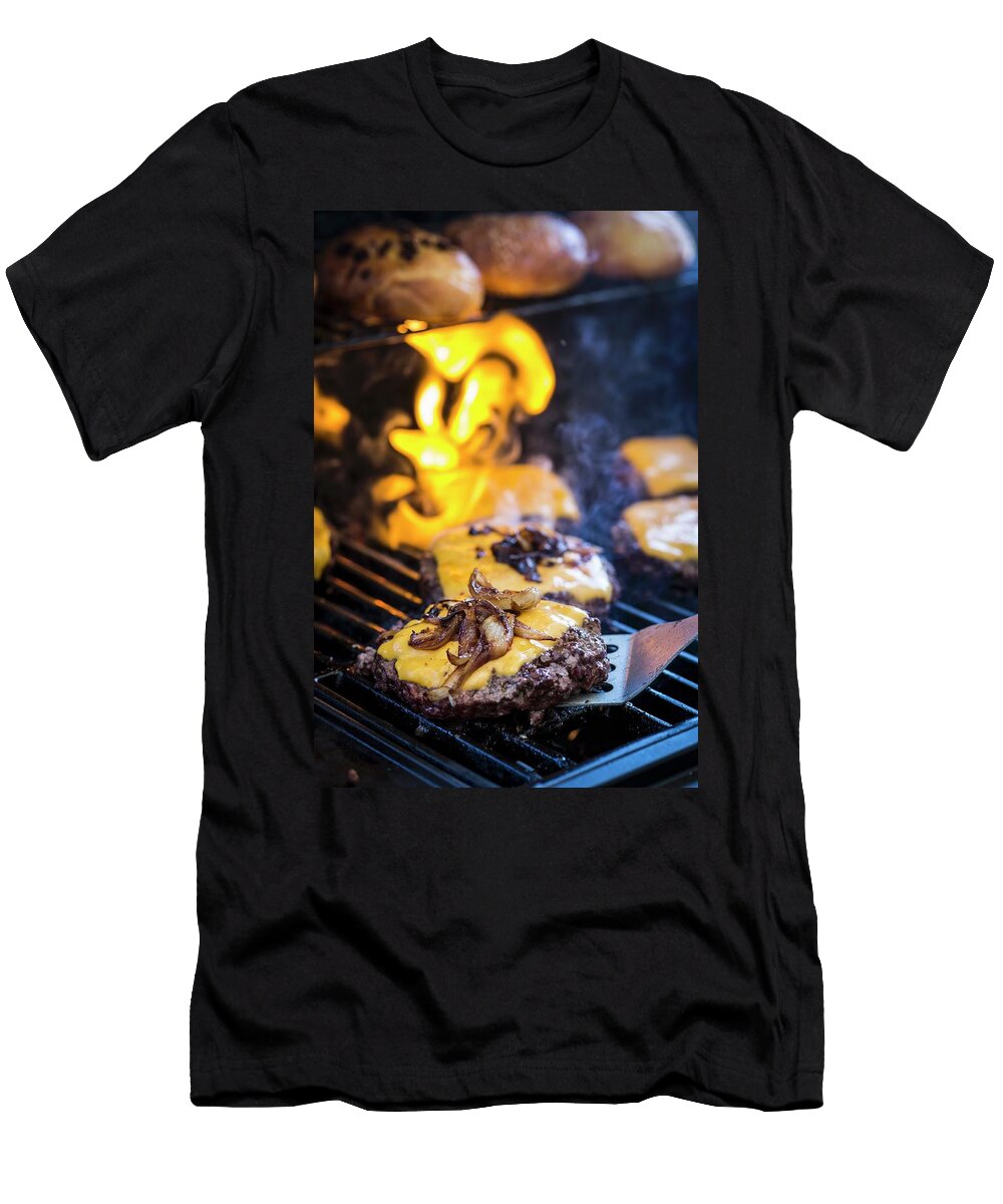 1 Cheeseburgers with Fried Onions on the Barbecue Eising Studio T-Shirt