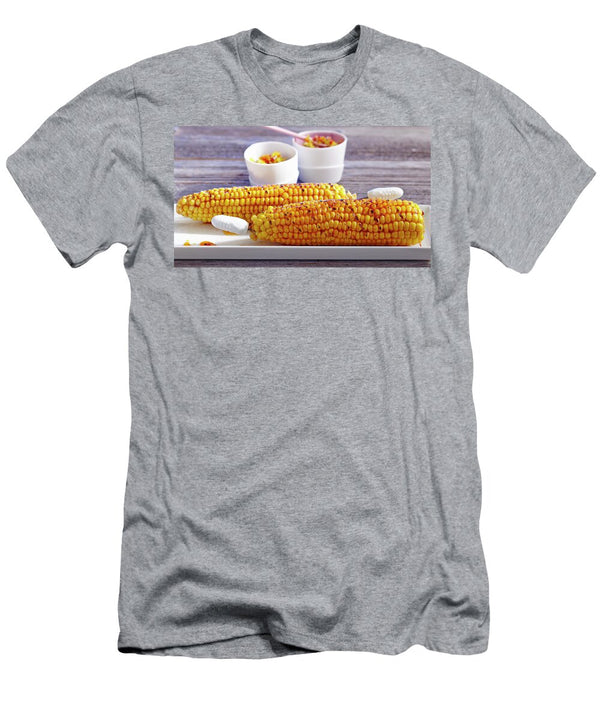 1 Marinated Grilled Corn Cobs with a Pepper Salsa Teubner Foodfoto T-Shirt