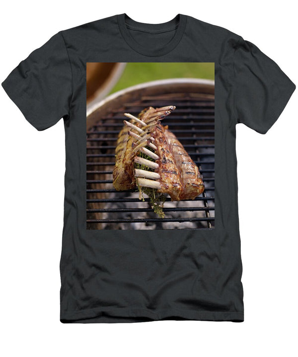 1 Rack of Lamb with Herbs on Grill Jalag Michael Holz T-Shirt