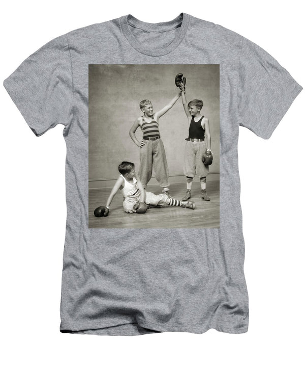 1930s Two Boys Boxing a Third Declaring Vintage Images T-Shirt