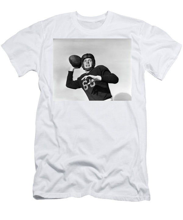 1950s Football Player Quarterback Arm Vintage Images T-Shirt