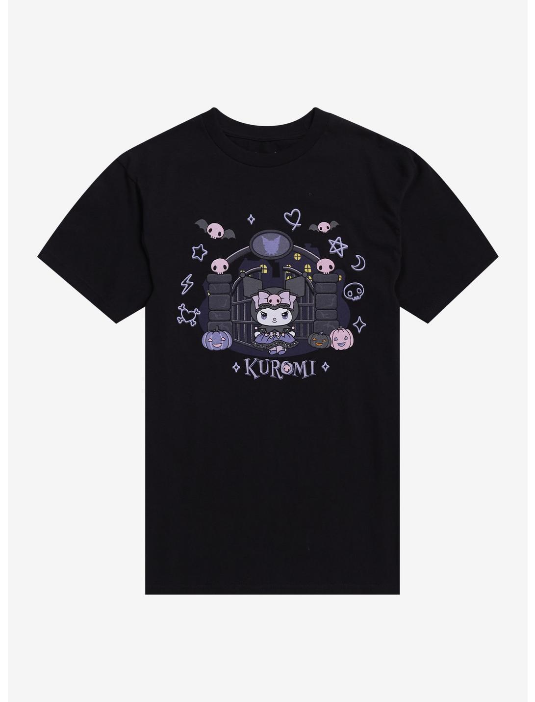 T-shirt Kuromi's Mischief Mansion à imprimé en relief