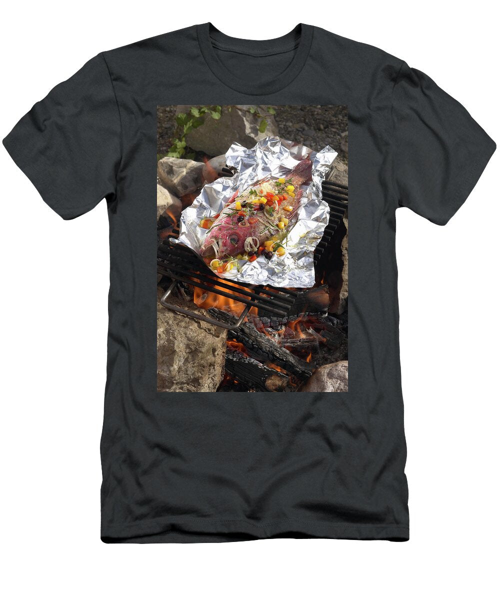 A Whole Red Snapper in Aluminium Foil on a Barbecue Teubner Foodfoto T-Shirt
