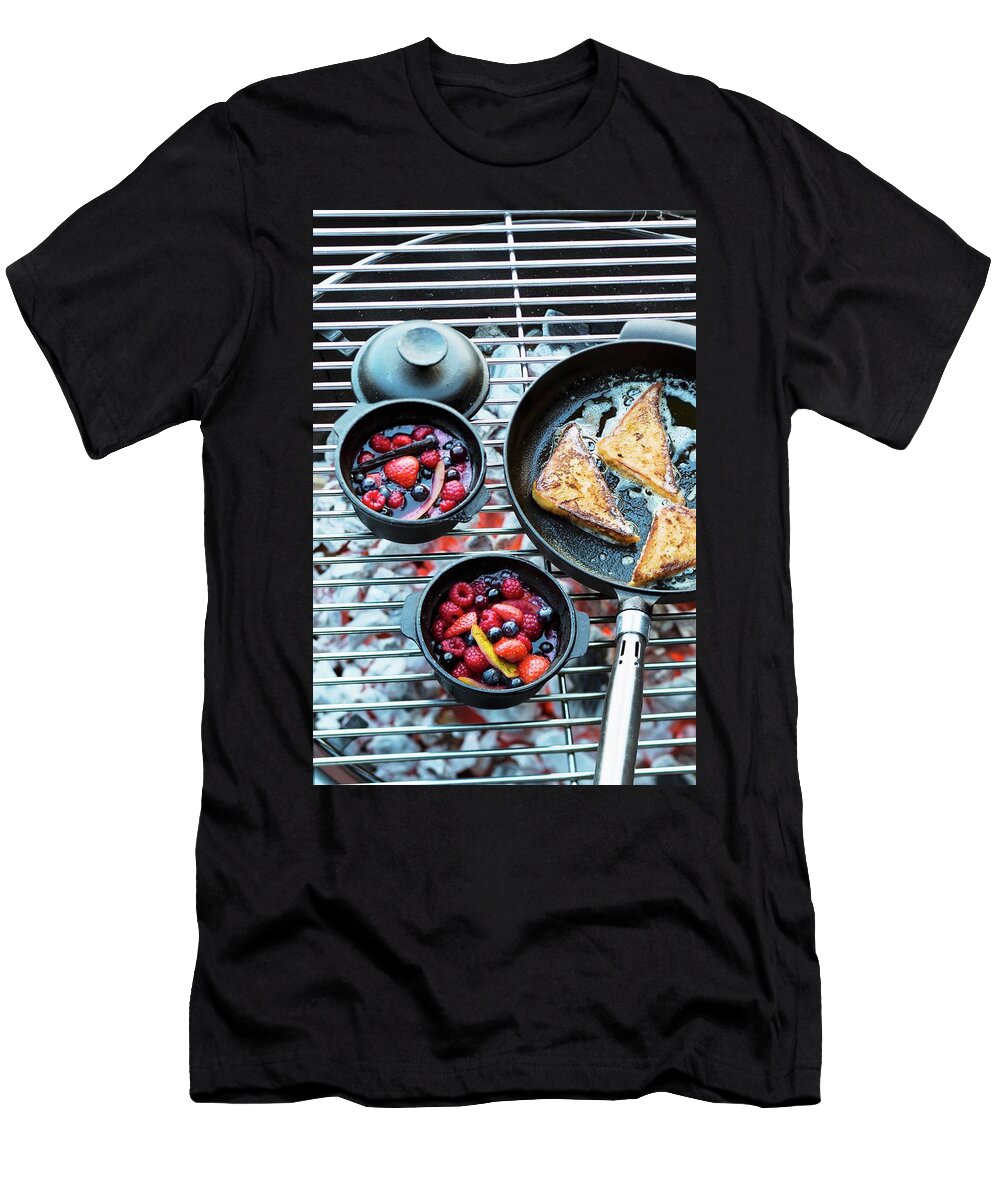 Berry Compote in Small Pots and French Toast in a Pan on a Barbecue Jalag Wolfgang Schardt T-Shirt