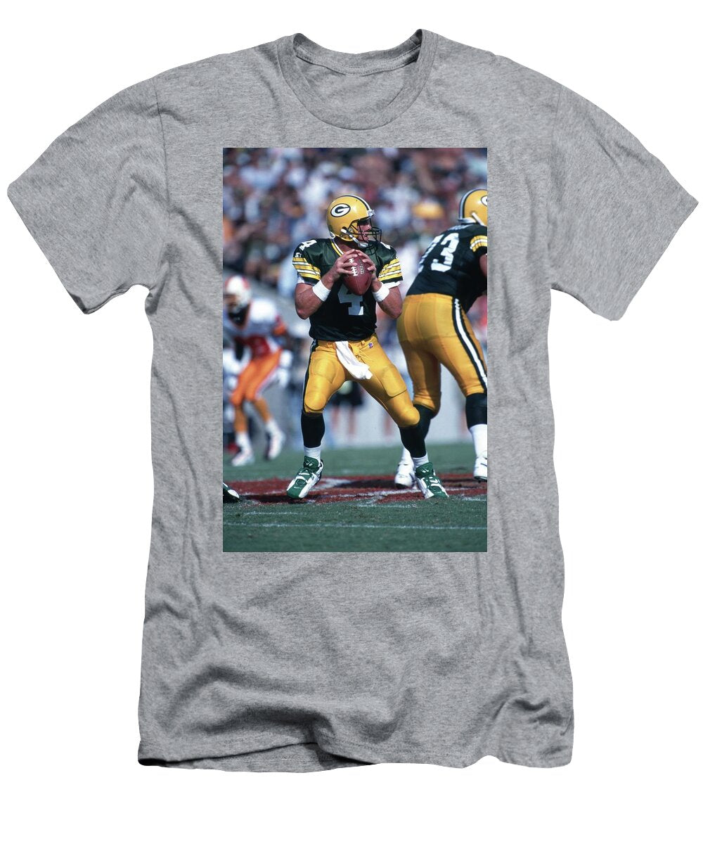 Brett Favre Green Bay Packers 7 Iconic Sports Gallery T-Shirt