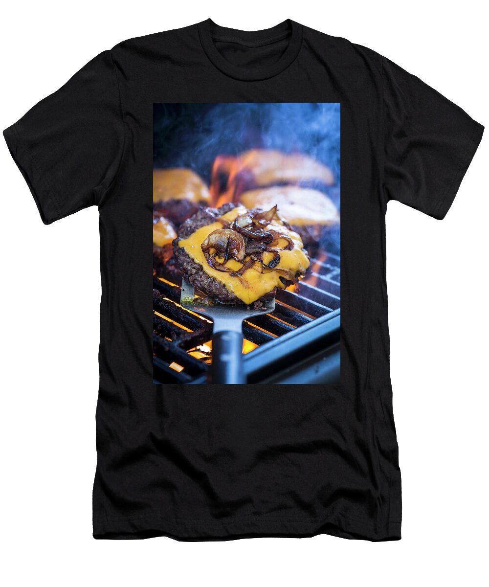 Cheeseburgers with Fried Onions on the Barbecue Eising Studio T-Shirt