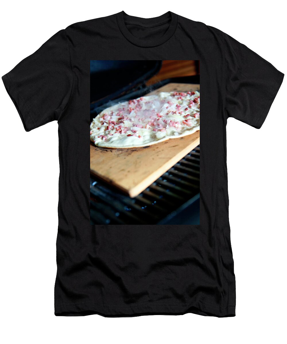 Close Up of Cooked Tart on Grill Jalag Pieter Pan Rupprecht T-Shirt