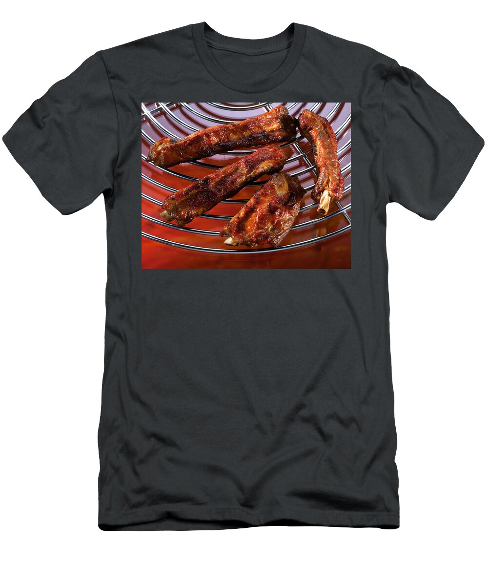 Close Up of Grilled Spareribs on Grill Jalag Uwe Bender T-Shirt