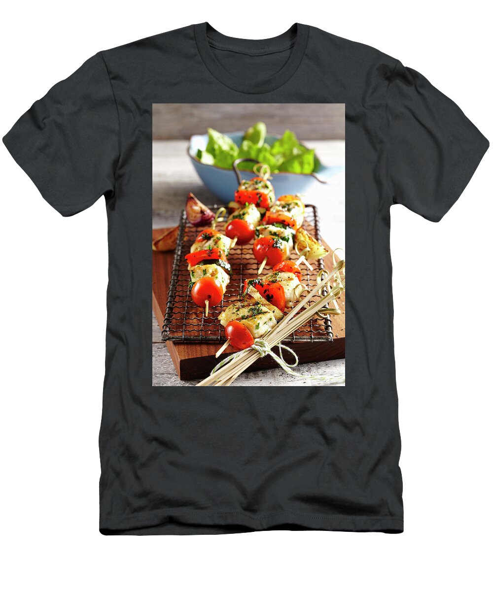Grilled Catfish Skewers with Peppers and Tomatoes Teubner Foodfoto T-Shirt