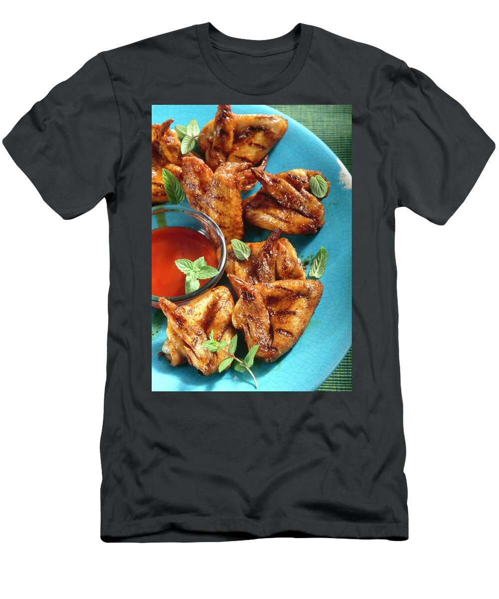 Grilled Chicken Wings with Ketchup Teubner Foodfoto T-Shirt