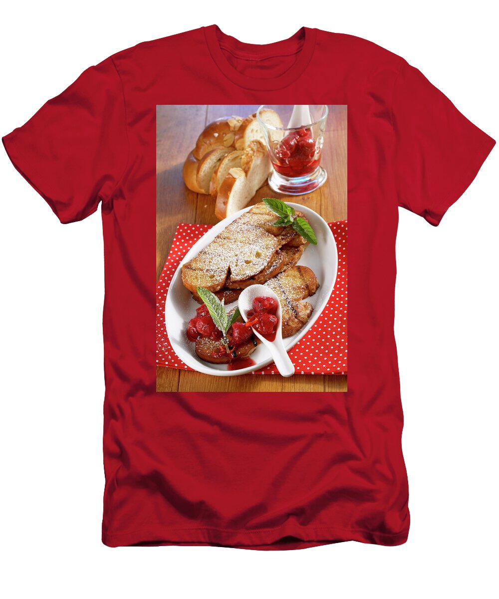 Grilled French Toast with a Raspberry and Mint Compote Teubner Foodfoto T-Shirt