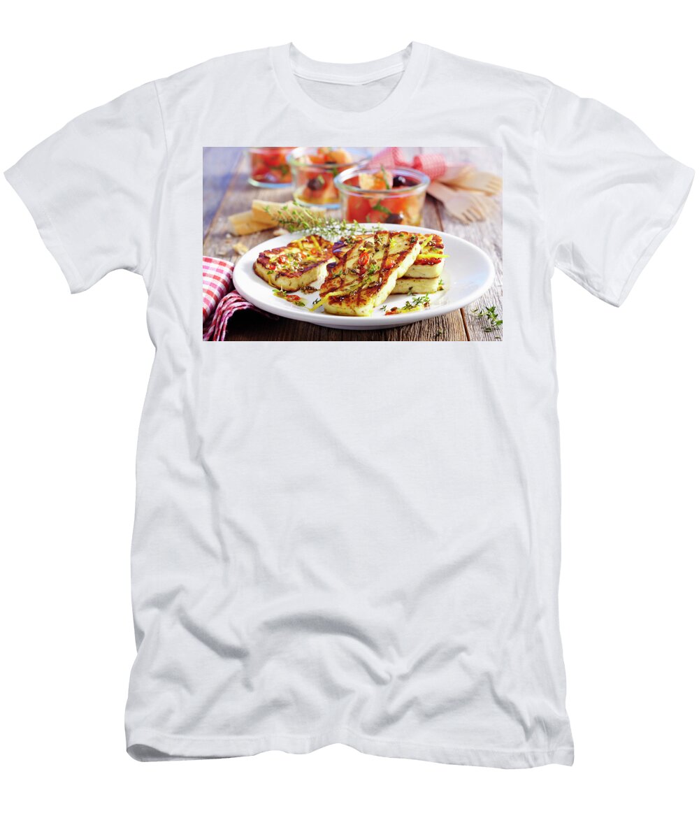 Grilled Marinated Halloumi with Tomato Salad Teubner Foodfoto T-Shirt