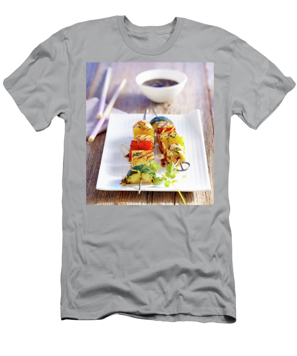 Grilled Oriental Vegetable and Tofu Skewers with a Soya Marinade Teubner Foodfoto T-Shirt