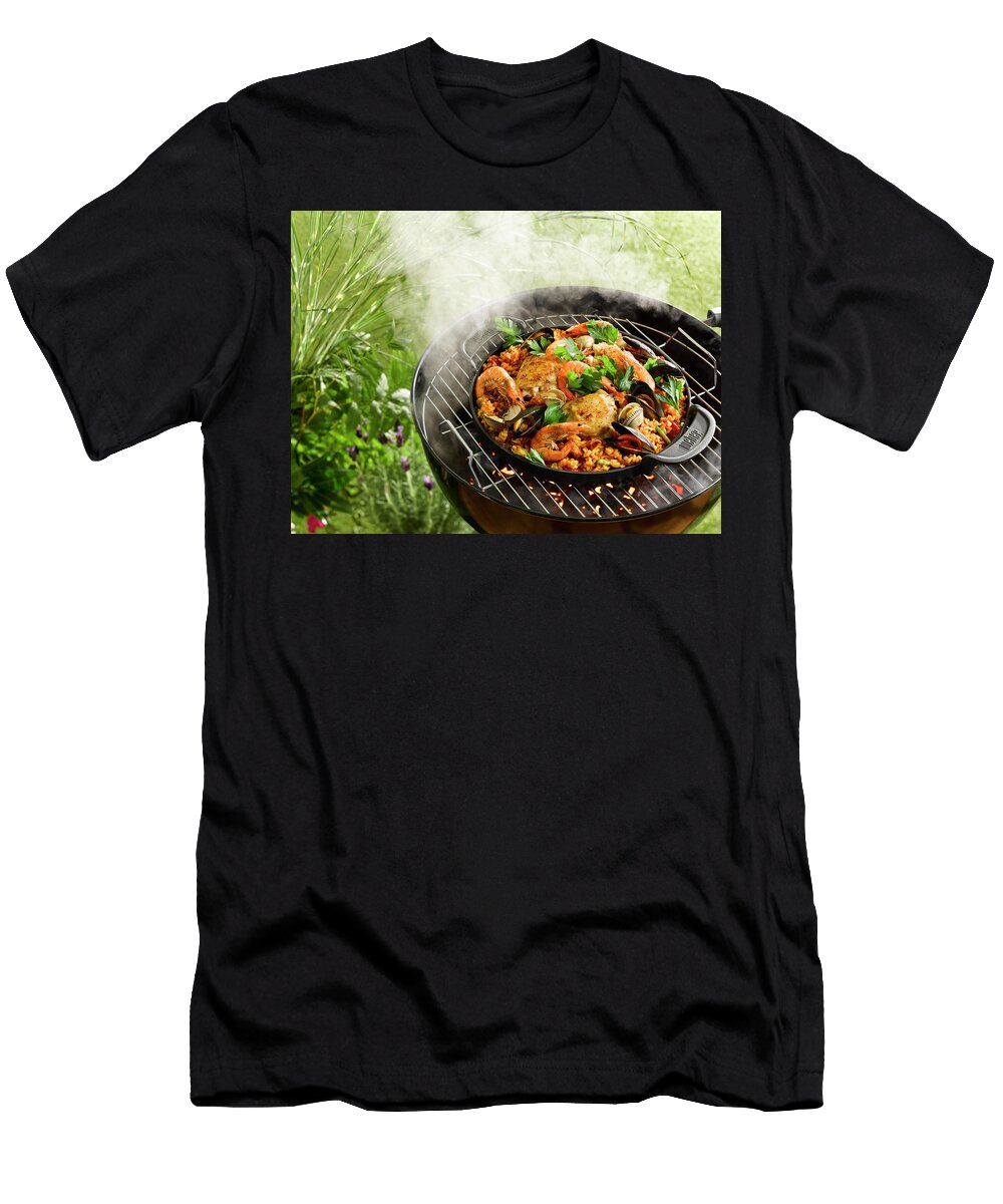 Grilled Paella with Chicken and Seafood Huw Jones T-Shirt