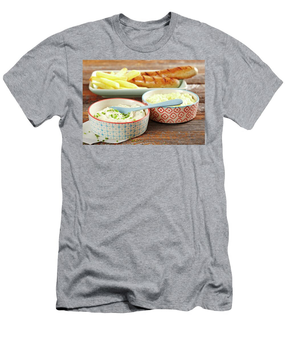 Grilled Sausages with Dutch Chips Joppie Sauce and Frietsaus Teubner Foodfoto T-Shirt