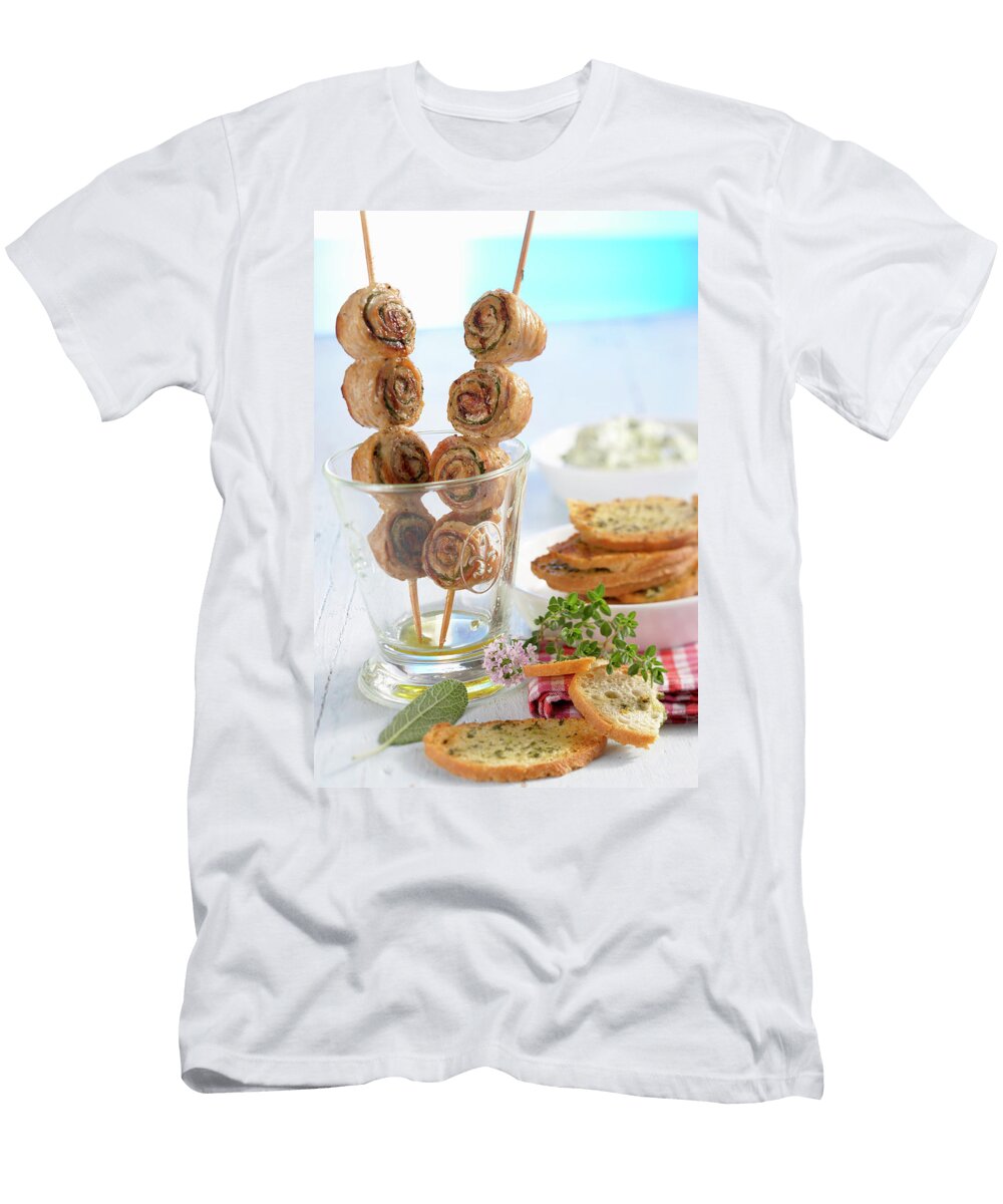Grilled Turkey Roulade Skewers with Herb Butter Bread Chips and Courgette Cream Teubner Foodfoto T-Shirt