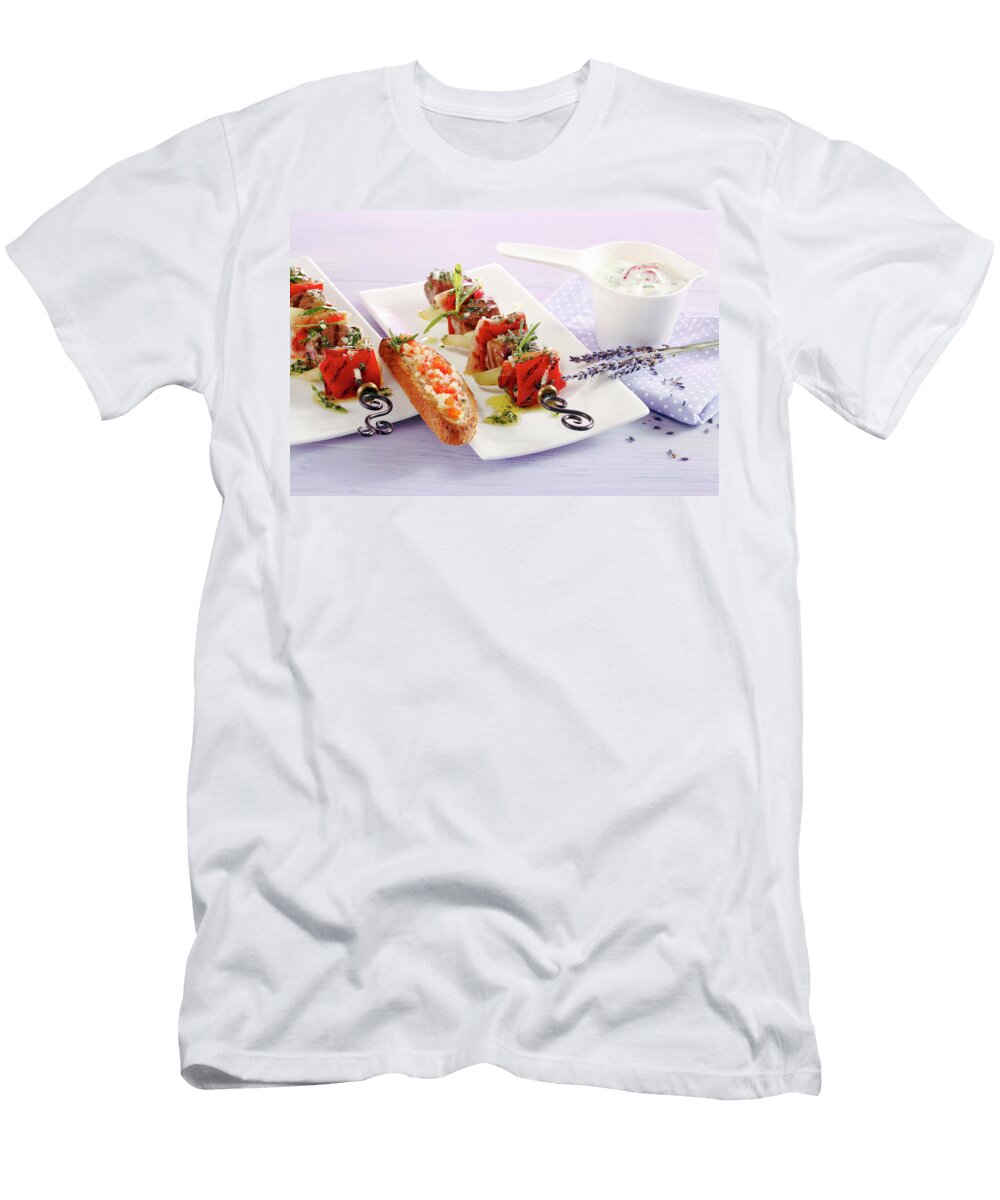 Marinated Grilled Lamb Skewers with a Spring Onion Dip and Crostini Teubner Foodfoto T-Shirt