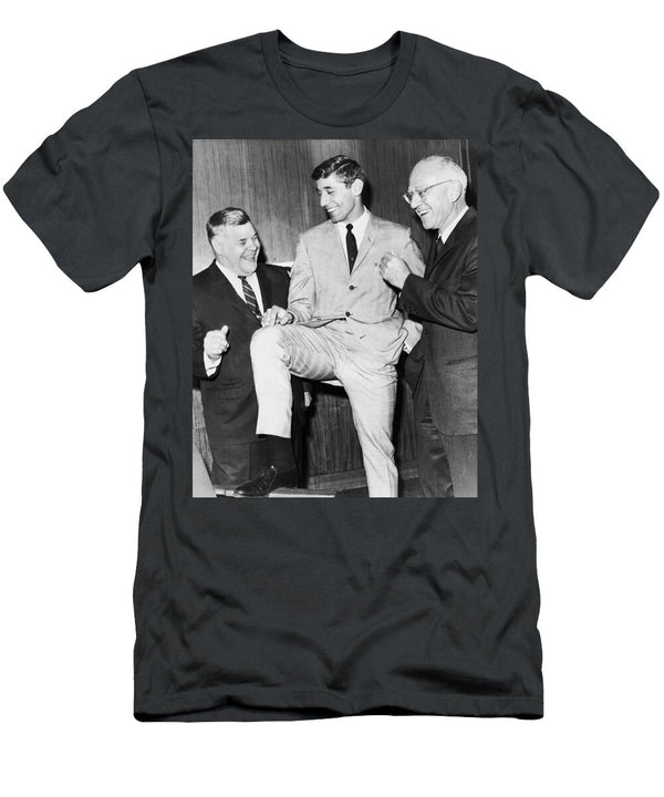 Ny Jets Quarterback Joe Namath Underwood Archives T-Shirt