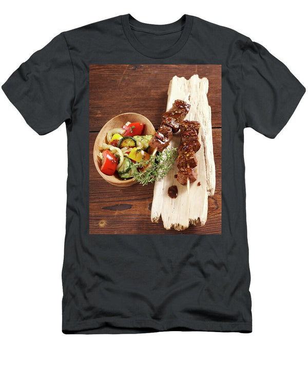 Oriental Marinated Grilled Beef Kebabs with Grilled Vegetables Teubner Foodfoto T-Shirt