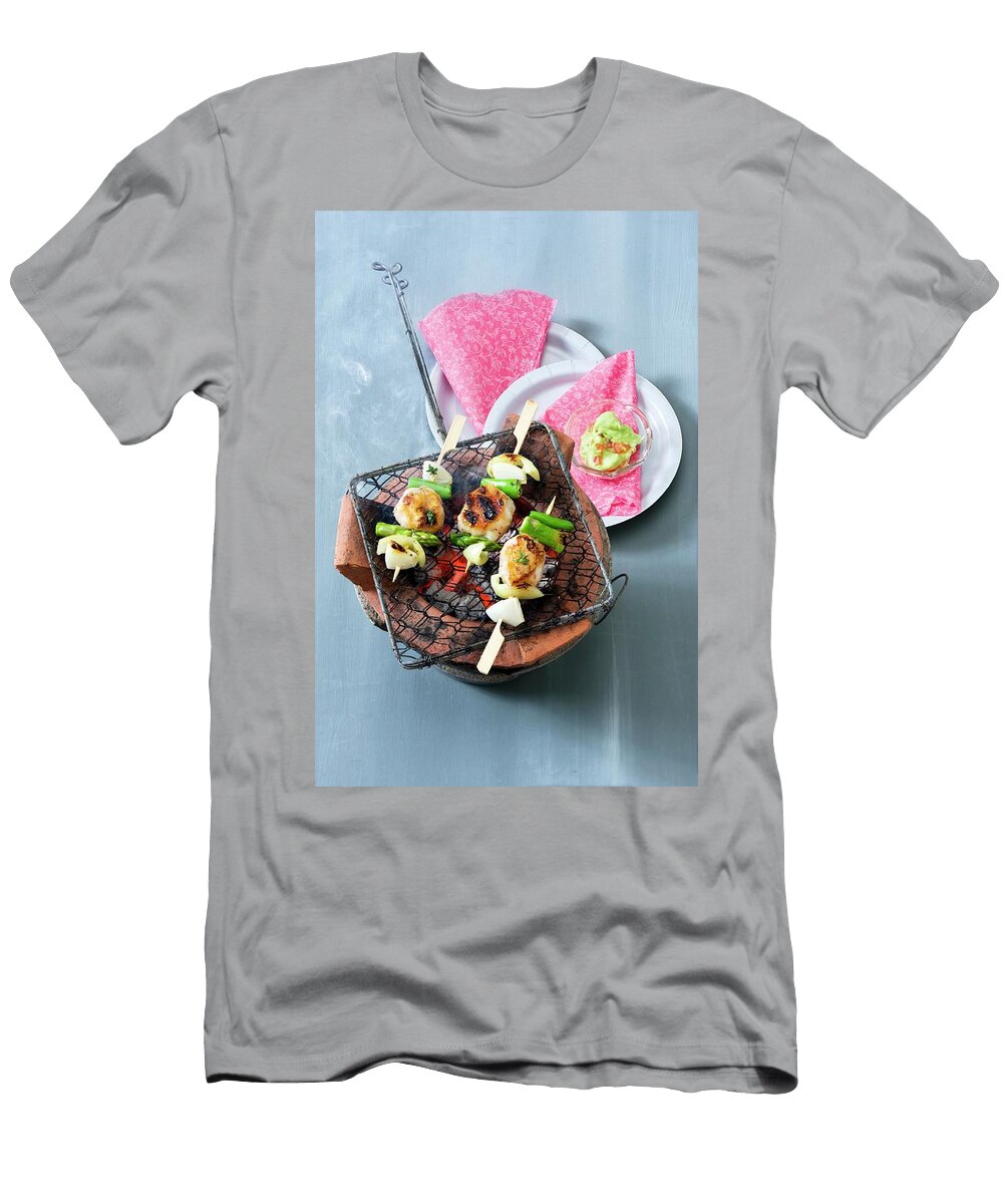 Prawn Skewers with Green Vegetables and Avocado Dip Gerlach Hans T-Shirt