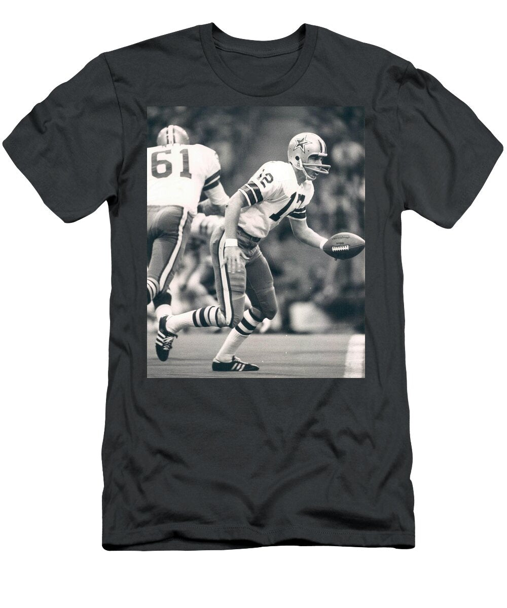 Roger Staubach Passing the Ball Dallas Cowboys T-Shirt