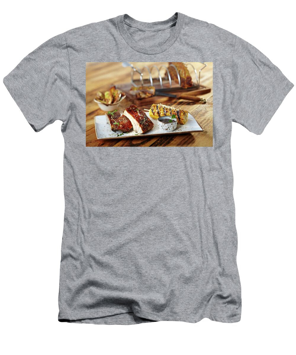 Spare Ribs with a Texas Marinade Potato Wedges and Grilled Corn Niklas Thiemann T-Shirt