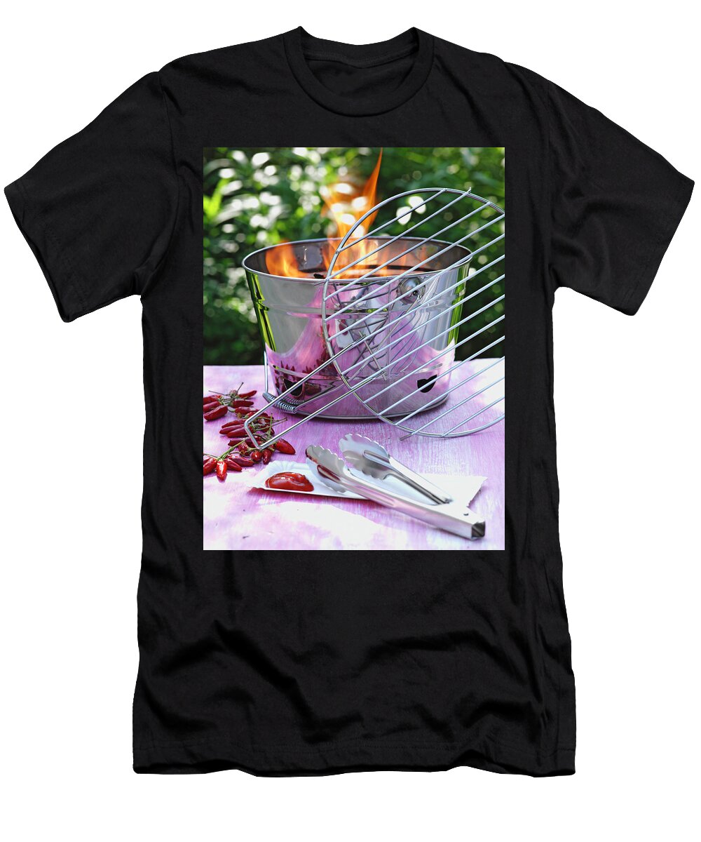 Stainless Steel Grill Bucket with Tongs and Red Chilies Kramp Glling Jalag T-Shirt