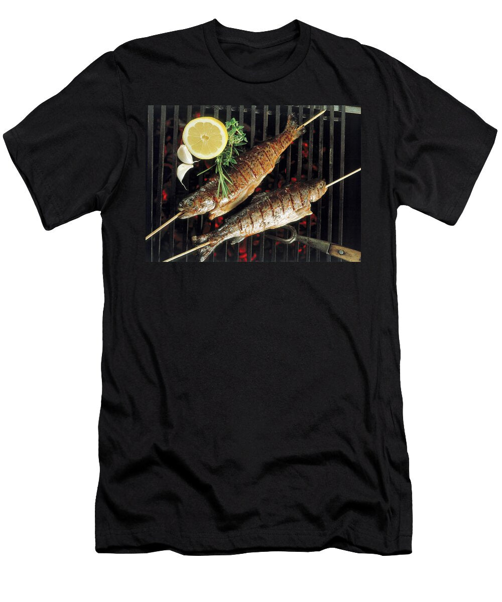 Whole Brook Trout on Wooden Sticks on a Grill Teubner Foodfoto T-Shirt